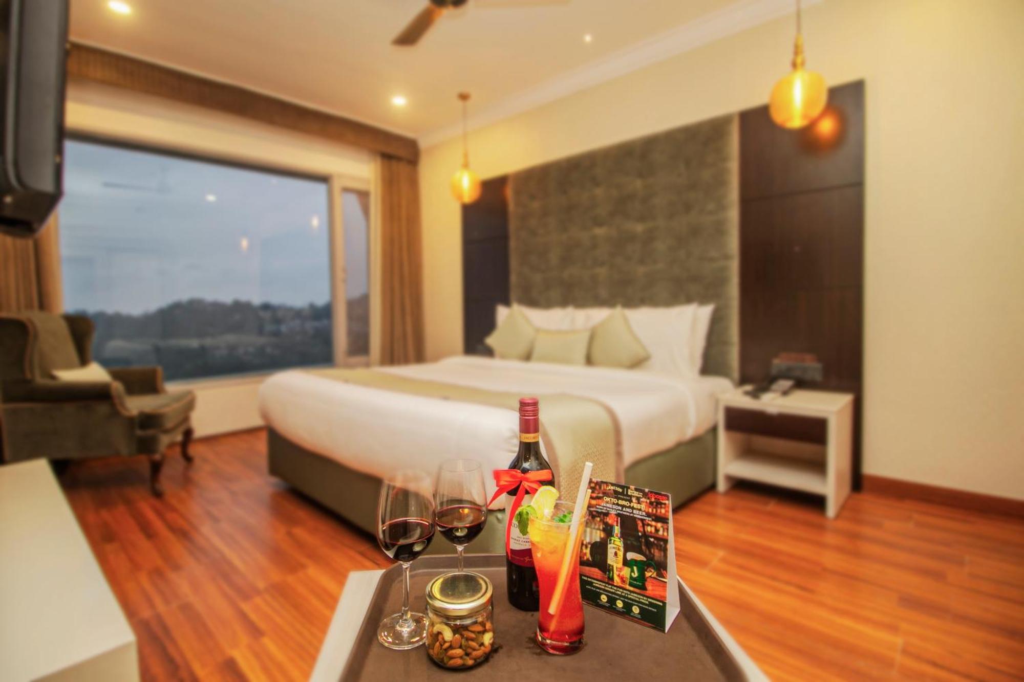 Hotel Amritara Surya, Mcleodganj, Dharamsala Zewnętrze zdjęcie
